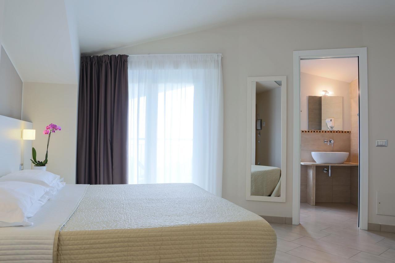 Hotel Beatrice Sirolo Esterno foto